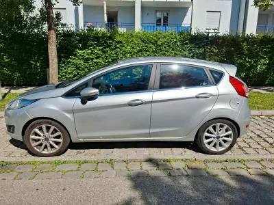 Gebraucht Ford Fiesta Titanium 80 PS (58 kW) 2017 Silber Kleinwagen