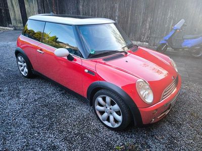 Begagnad Mini Cooper Seven 116 HK (85 kW) 2006 Röd Halvkombi