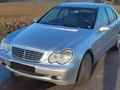 Gebraucht Mercedes C220 143 PS (105 kW) 2000 Silber Limousine