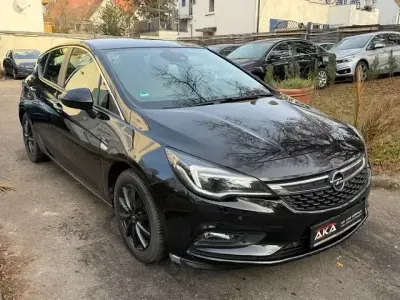Gebraucht Opel Astra Edition 125 PS (91 kW) 2015 Schwarz Limousine