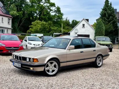 Gebraucht BMW 730 188 PS (138 kW) 1992 Gold Limousine