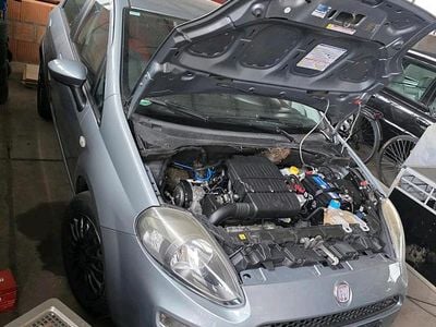 Gebraucht Fiat Punto 70 PS (51 kW) 2012 Silber Kleinwagen