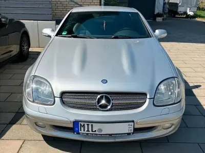 Gebraucht Mercedes SLK230 197 PS (144 kW) 2003 Silber Cabrio