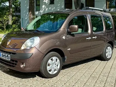 Używany Renault Kangoo 90 KM (66 kW) 2012 Brązowy Minivan