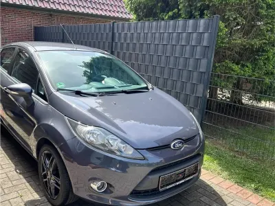 Gebraucht Ford Fiesta 80 PS (58 kW) 2012 Grau Limousine