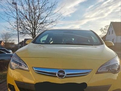 Gelb Gebraucht 2011 Opel Astra GTC Coupé | 5.500 €