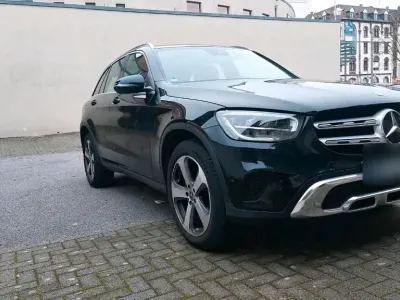 Gebraucht Mercedes GLC220 194 PS (142 kW) 2022 Schwarz SUV