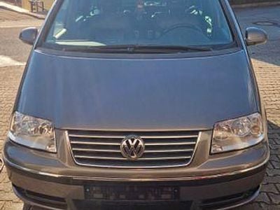 Second-hand VW Sharan Highline 150 CP (110 kW) 2009 Gri Monovolum