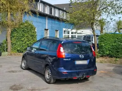 Begagnad Mazda 5 140 HK (102 kW) 2007 Blå Minibuss