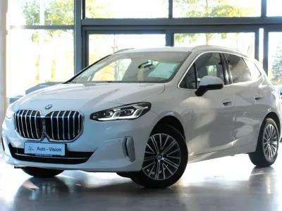 Gebraucht BMW 220 Active Tourer Luxury Line 170 PS (125 kW) 2022 Weiß Van / Kleinbus