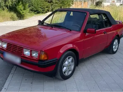 Gebraucht Ford Escort Cabriolet 105 PS (77 kW) 1985 Rot Cabrio
