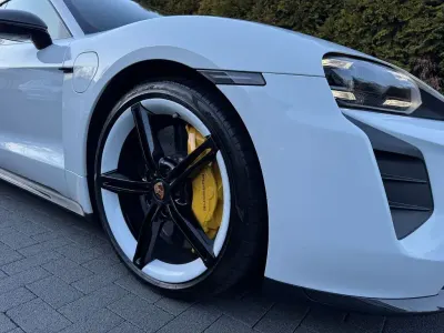 Usata Porsche Taycan Turbo Sport 500 kW (680 CV) 2021 Bianco Berlina
