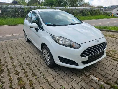 Gebraucht Ford Fiesta 81 PS (59 kW) 2013 Weiß Limousine