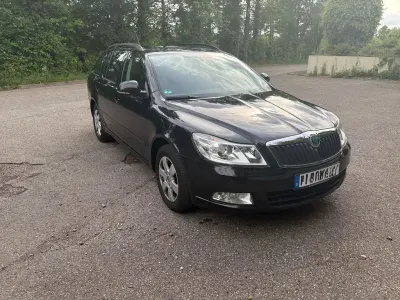 Gebraucht Skoda Octavia Impuls Edition 105 PS (77 kW) 2011 Schwarz Kombi