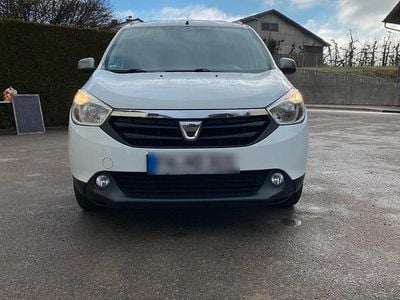 Gebraucht Dacia Lodgy 115 PS (84 kW) 2015 Weiß Van / Kleinbus