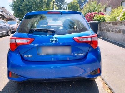 Gebraucht Toyota Yaris Hybrid 73 PS (53 kW) 2018 Blau Kleinwagen