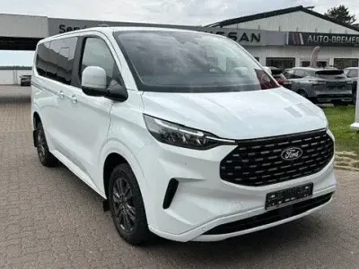 Gebraucht Ford Tourneo Custom Titanium 170 PS (125 kW) 2024 Weiß Van