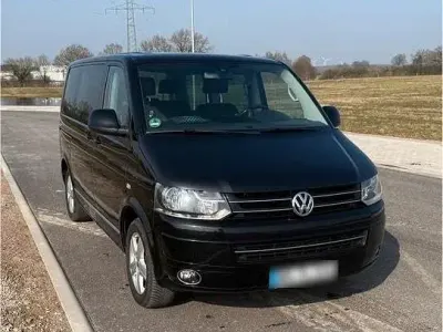 Second-hand VW T5 Highline 180 CP (132 kW) 2013 Negru Van