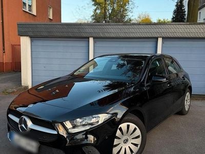 Usata Mercedes A180 136 CV (100 kW) 2018 Nero Utilitaria