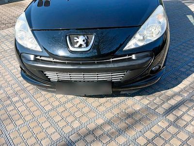 Gebraucht Peugeot 206+ 60 PS (44 kW) 2010 Schwarz Kleinwagen