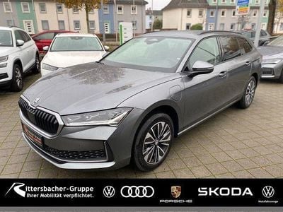 Gebraucht Skoda Superb Selection 204 PS (150 kW) 2025 (graphite grau metallic) Kombi