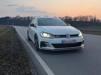 Usata VW Golf VII 150 CV (110 kW) 2018 Bianco Station wagon