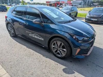 Neu Cupra Born 139 kW (190 PS) 2026 Blau Kleinwagen