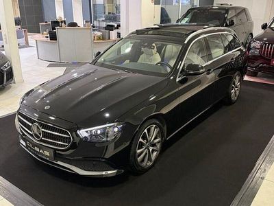 Gebraucht Mercedes E220 194 PS (142 kW) 2021 Schwarz Limousine