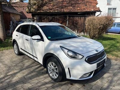 Gebraucht Kia Niro Vision 105 PS (77 kW) 2016 Weiß SUV