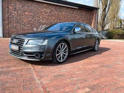 Begagnad Audi S8 Sport 520 HK (382 kW) 2012 Grå Sedan