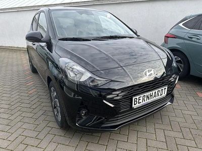 Gebraucht Hyundai i10 GO! 77 PS (56 kW) 2024 Schwarz Kleinwagen
