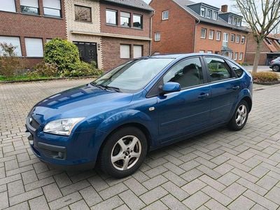 Gebraucht Ford Focus 101 PS (74 kW) 2008 Blau Limousine