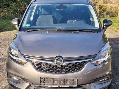 Grau Gebraucht 2017 Opel Zafira Tourer drive Van / Kleinbus | 11.900 € (Fairer Preis)