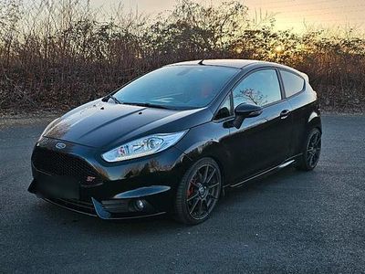 Gebraucht Ford Fiesta ST 182 PS (133 kW) 2015 Schwarz Kleinwagen