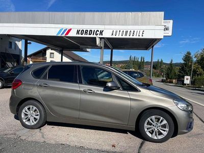 Beige Gebraucht 2016 BMW 218 Active Tourer Sport Line Van / Kleinbus | 12.900 € (Fairer Preis)
