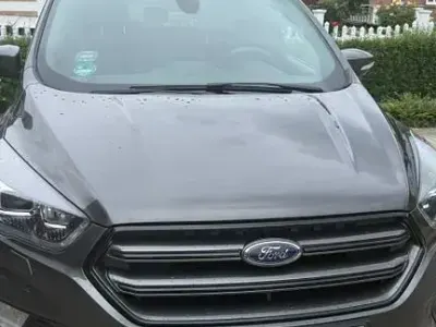 Gebraucht Ford Kuga ST-Line 175 PS (128 kW) 2019 Weiß SUV