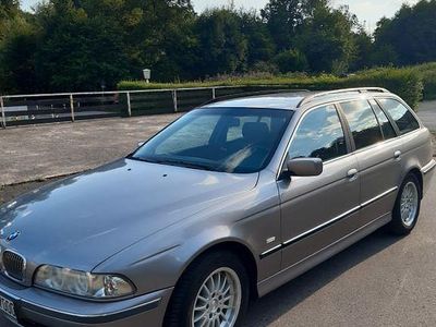BMW 523