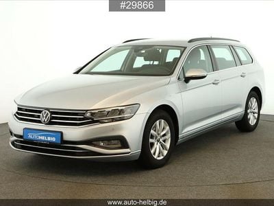 Silber Gebraucht 2023 VW Passat Business Kombi | 19.490 € (Superpreis)