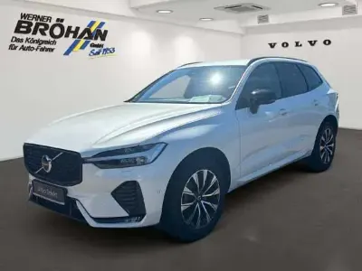 Gebraucht Volvo XC60 Plus 197 PS (144 kW) 2023 Crystal white / metallic SUV