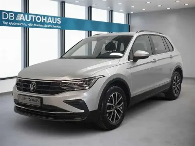Gebraucht VW Tiguan Life 150 PS (110 kW) 2024 Silber SUV