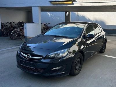 Schwarz Gebraucht 2014 Opel Astra Energy Limousine | 4.490 € (Fairer Preis)