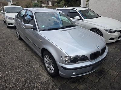 Usata BMW 318 Lifestyle 143 CV (105 kW) 2004 Argento Berlina