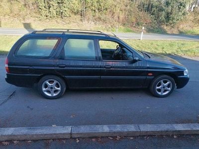 Gebraucht Ford Escort 90 PS (66 kW) 2001 Schwarz Limousine