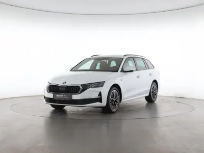Gebraucht Skoda Octavia Tour 150 PS (110 kW) 2025 Moonweiß perleffekt Kombi