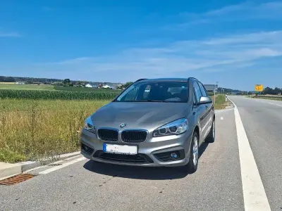 Gebraucht BMW 218 Active Tourer 140 PS (102 kW) 2017 Grau Van / Kleinbus