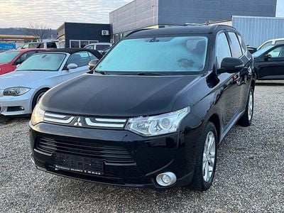 Schwarz Gebraucht 2013 Mitsubishi Outlander Intense SUV | 12.500 € (Teuer)