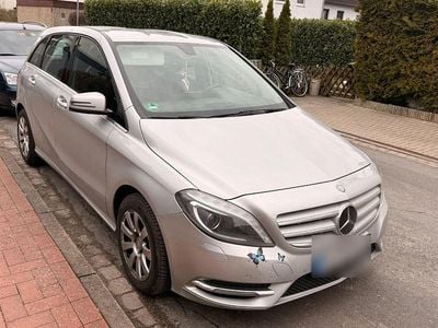 Usata Mercedes B180 109 CV (80 kW) 2013 Argento Monovolume