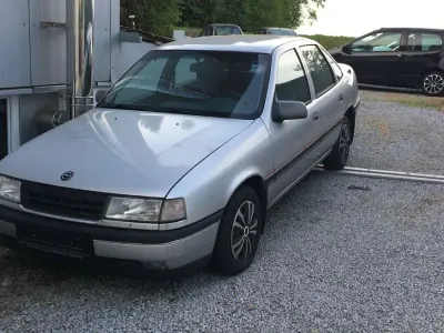 Gebraucht Opel Vectra 115 PS (84 kW) 1989 Silber Kleinwagen