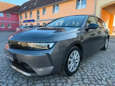 Gebraucht Opel Astra Enjoy 150 PS (110 kW) 2023 Grau Kleinwagen