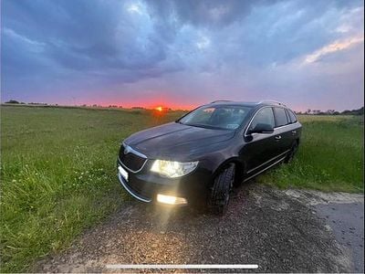 Gebraucht Skoda Superb 260 PS (191 kW) 2011 Schwarz Kombi
